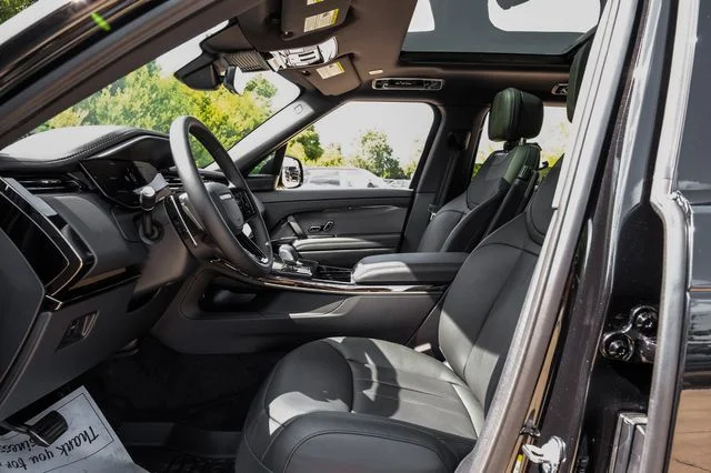 2026 Land Rover Range Rover Sport - Image 3