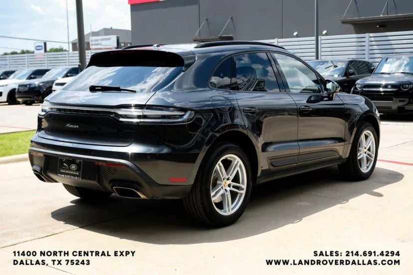 2022 Porsche Macan - Image 3