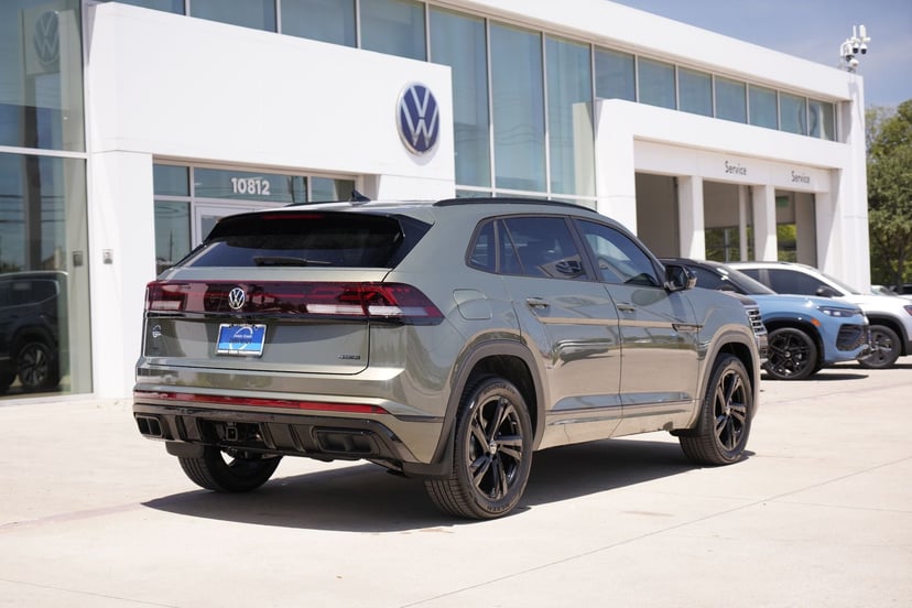 2026 Volkswagen Atlas Cross Sport - Image 3
