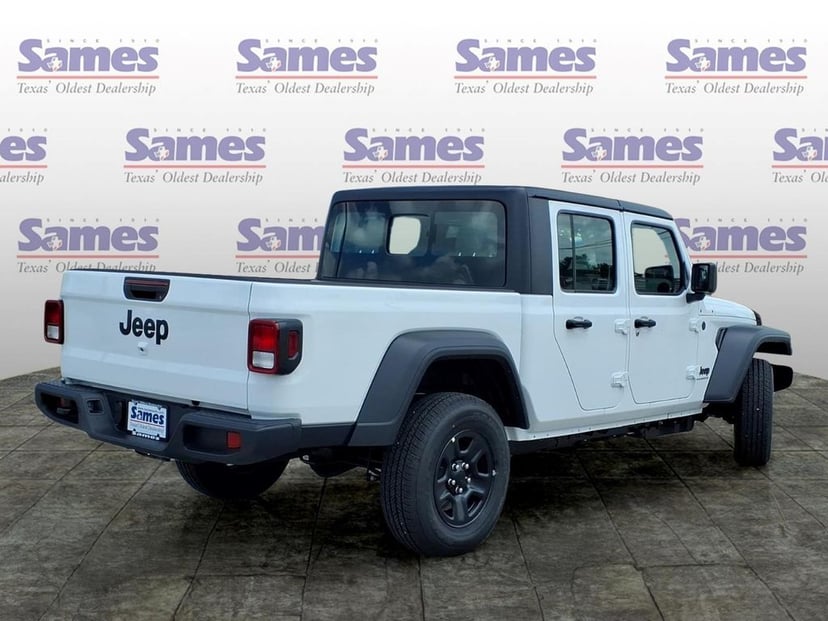 2026 Jeep Gladiator - Image 3