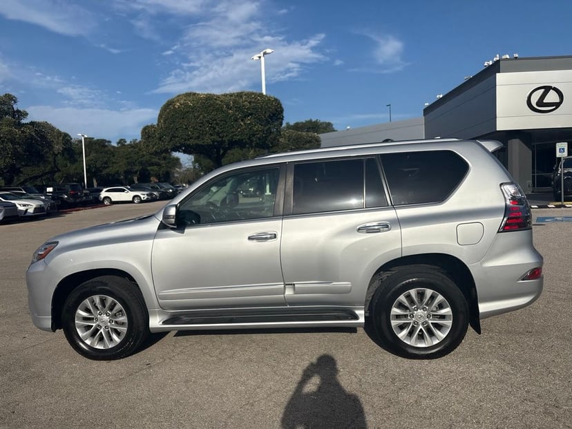 2018 Lexus GX - Image 2