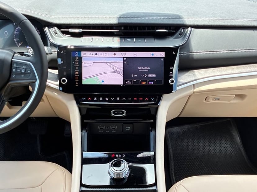 2026 Jeep Grand Cherokee - Image 2