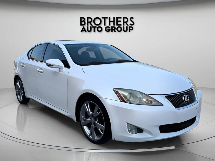2010 Lexus IS - Image 3