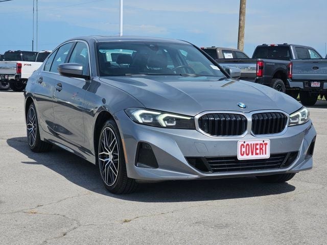 2024 BMW 330i - Image 2