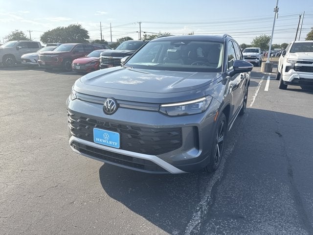 2026 Volkswagen Tiguan - Image 1