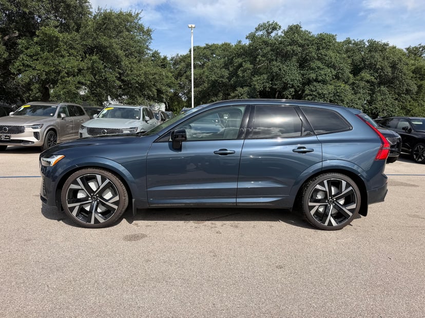 2026 Volvo XC60 - Image 2