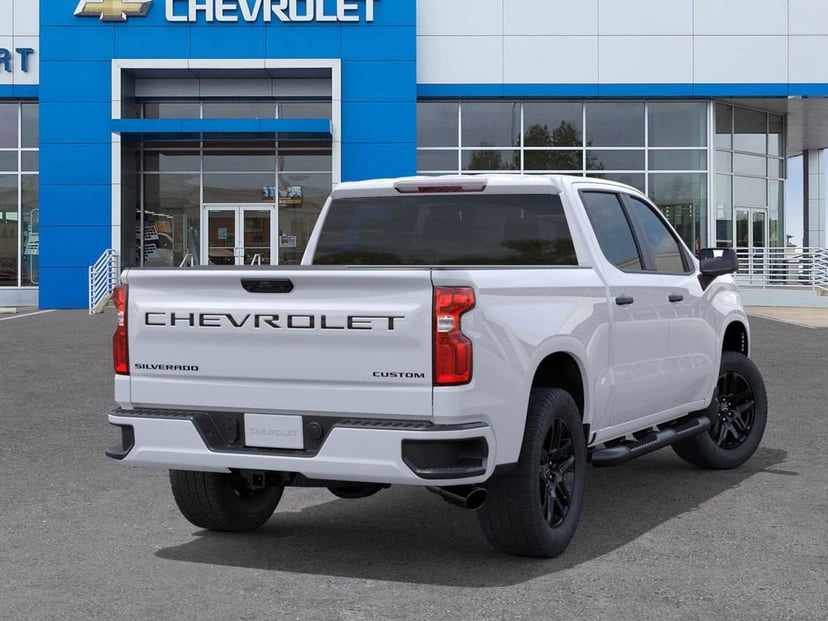 2026 Chevrolet Silverado 1500 - Image 3