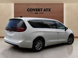 2027 Chrysler Pacifica - Preview 5