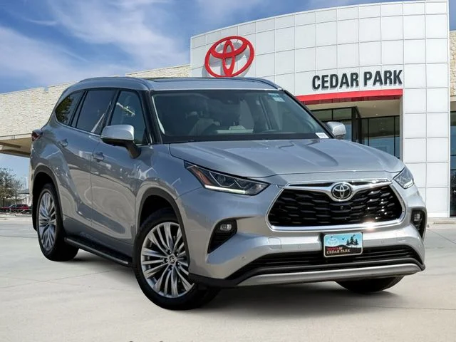 2023 Toyota Highlander - Image 1