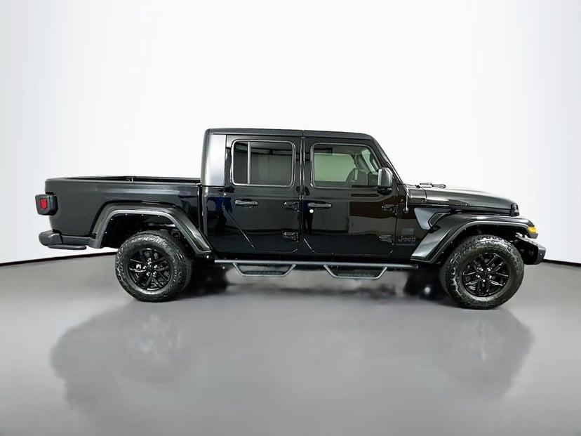 2023 Jeep Gladiator - Image 3