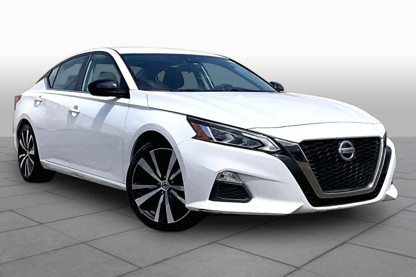 2022 Nissan Altima - Image 1