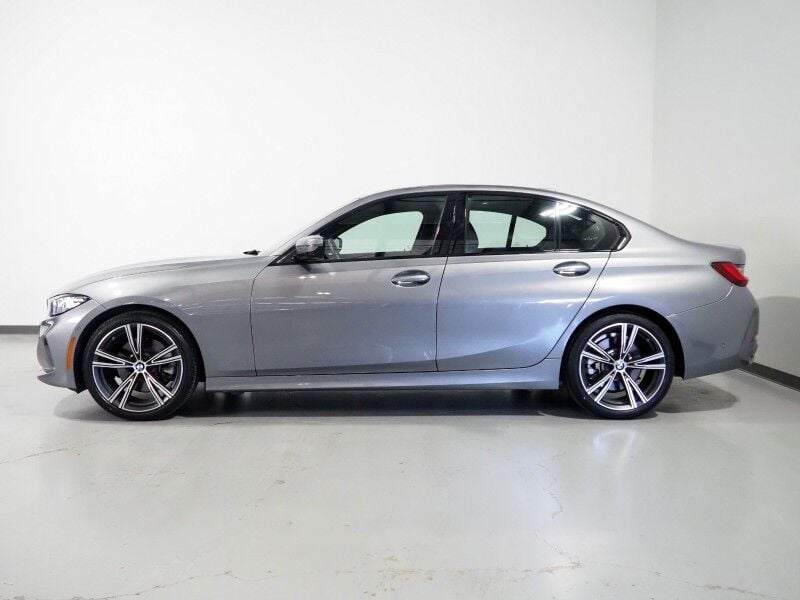 2023 BMW 3 Series - Image 3