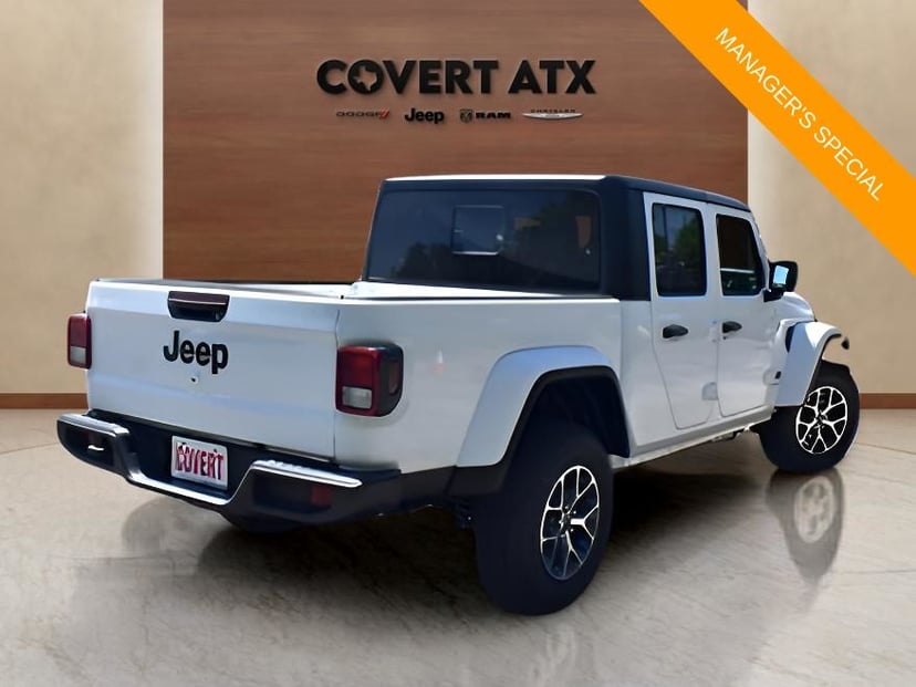 2025 Jeep Gladiator - Image 3