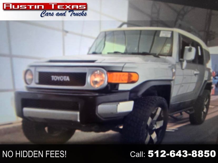 2012 Toyota FJ Cruiser - Image 1