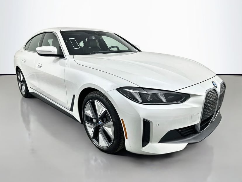 2026 BMW i4 - Image 2