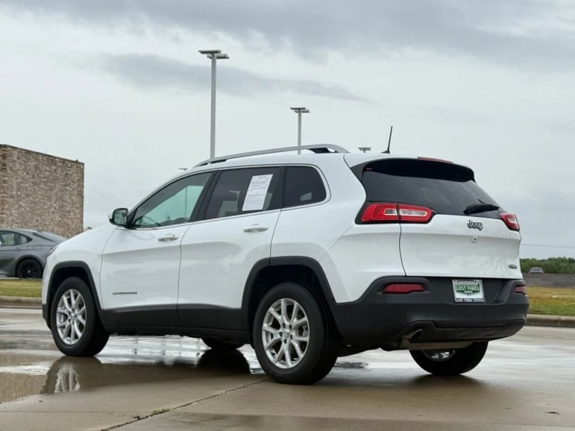 2017 Dodge Cherokee - Image 3