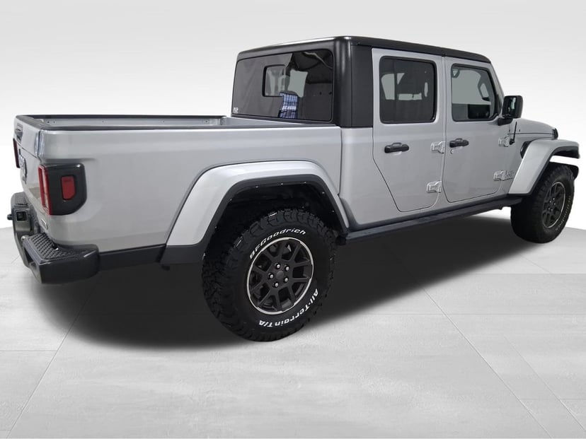 2023 Jeep Gladiator - Image 3