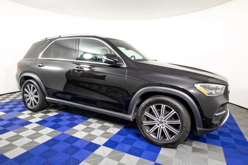 2025 Mercedes-Benz GLE-Class - Image 2