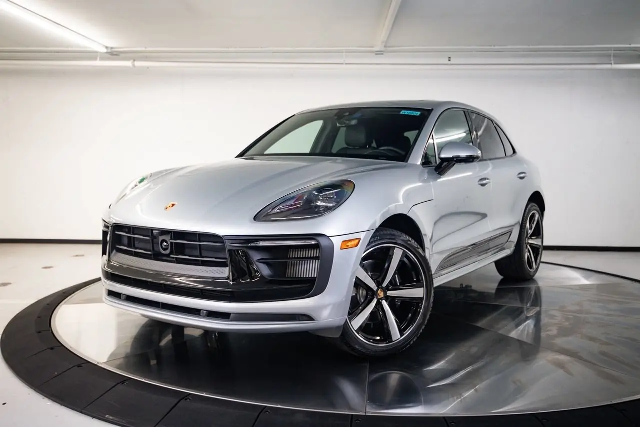 2026 Porsche Macan - Image 1