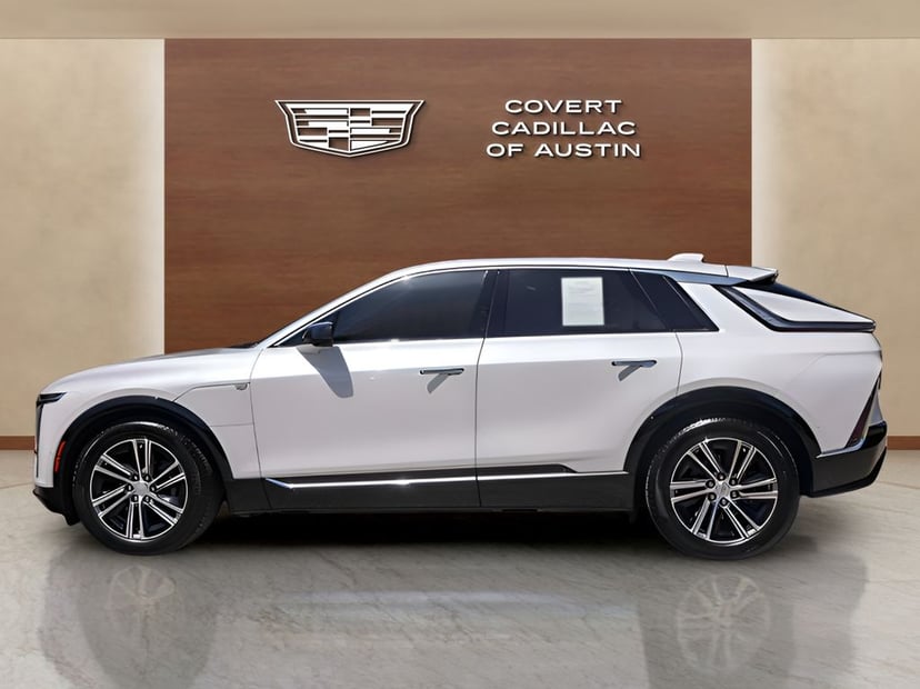2024 Cadillac Lyriq - Image 2