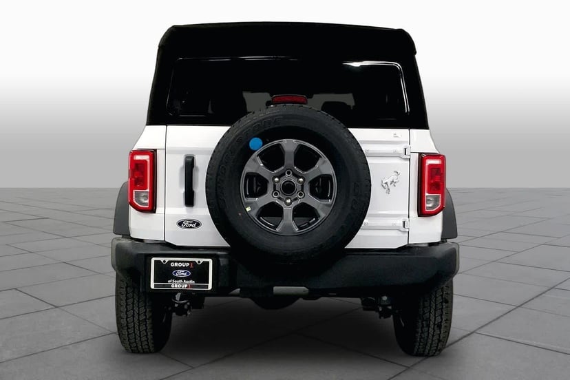 2026 Ford Bronco - Image 2