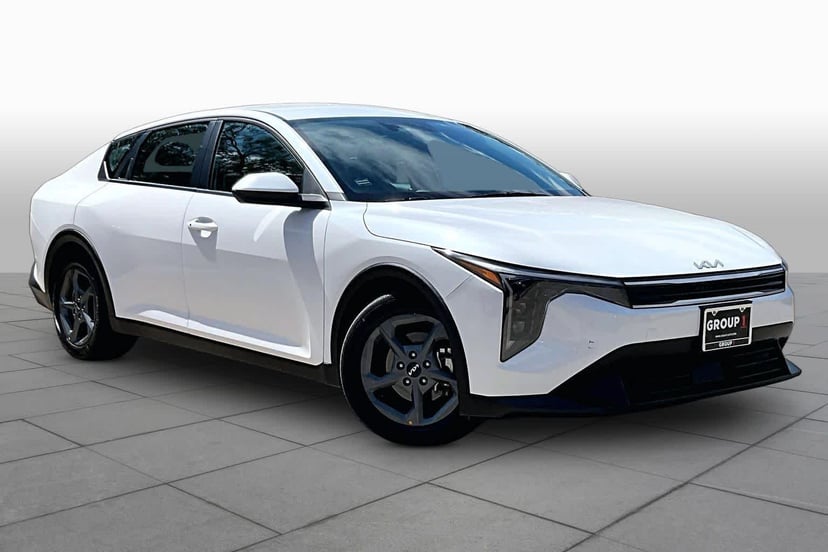 2025 Kia K4 - Image 1