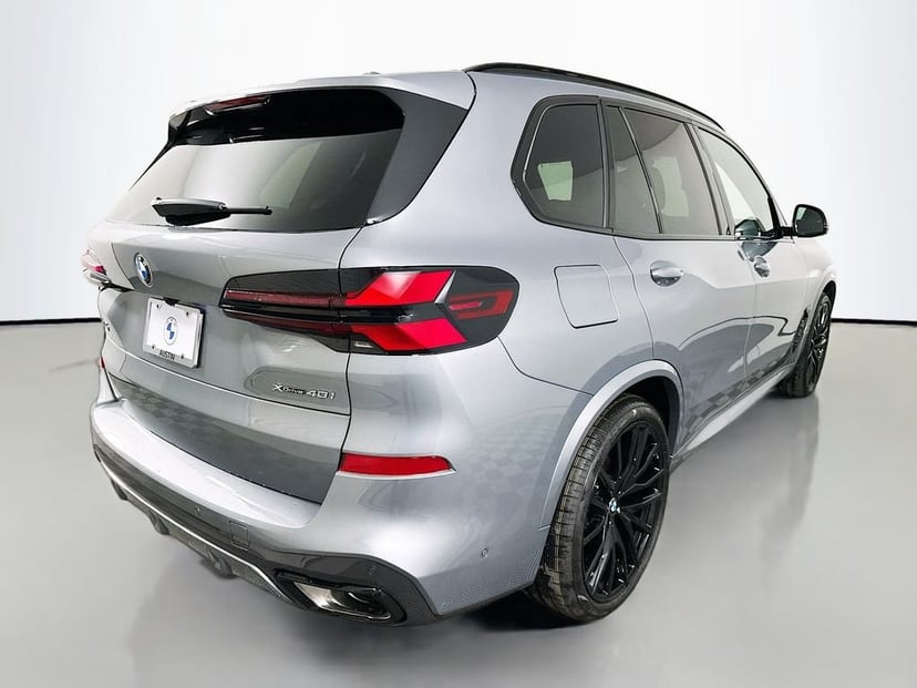 2026 BMW X5 - Image 2