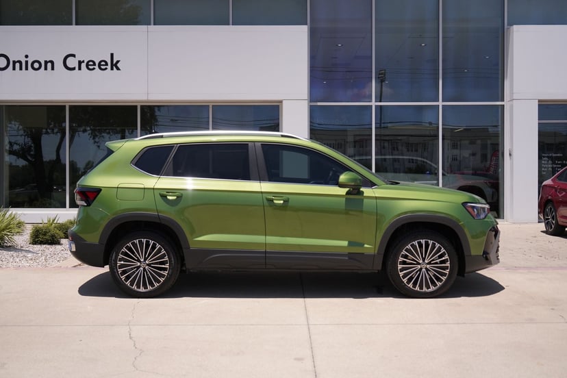 2026 Volkswagen Taos - Image 2