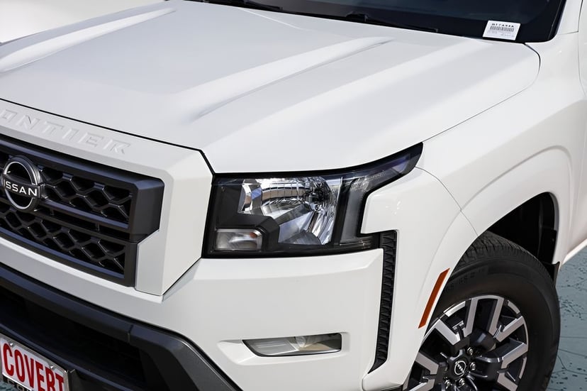 2023 Nissan Frontier - Image 3