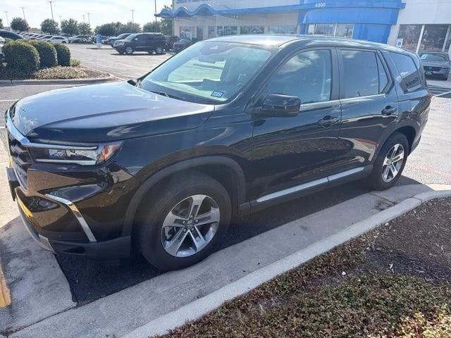 2025 Honda Pilot - Image 1