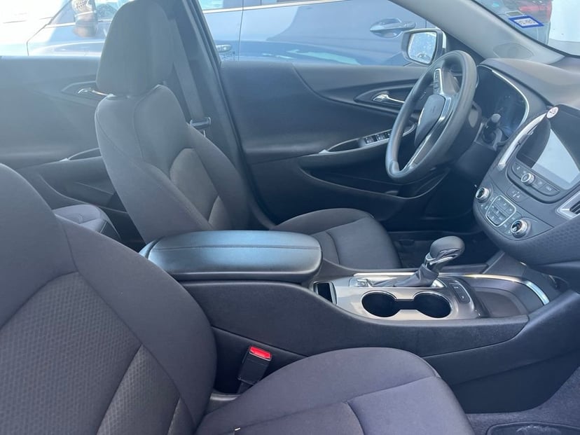 2025 Chevrolet Malibu - Image 3