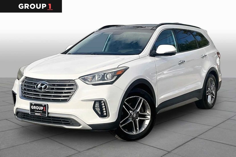 2017 Hyundai Santa Fe - Image 2