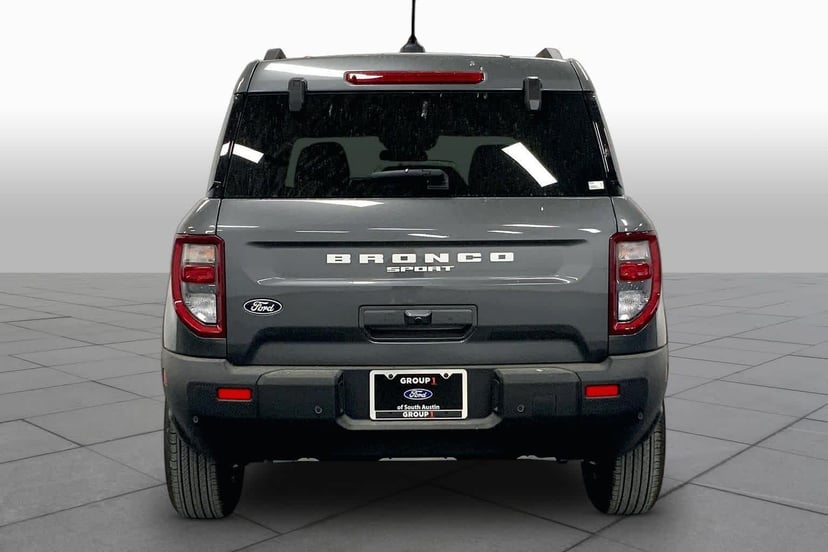 2026 Ford Bronco - Image 2