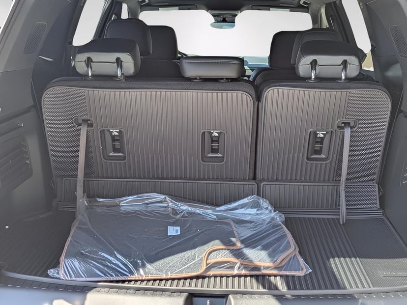 2026 GMC Acadia - Image 2