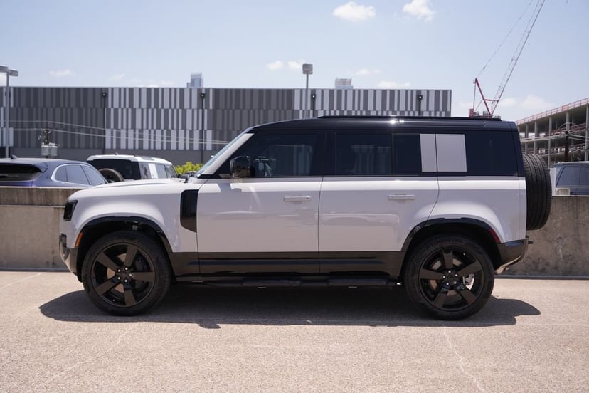 2026 Land Rover Defender - Image 2