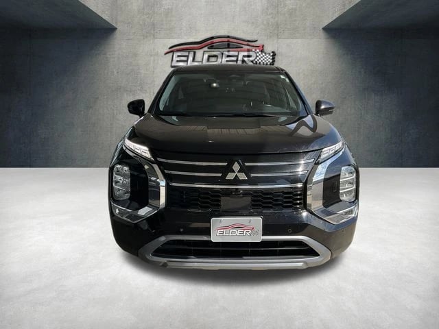 2025 Mitsubishi Outlander - Image 1