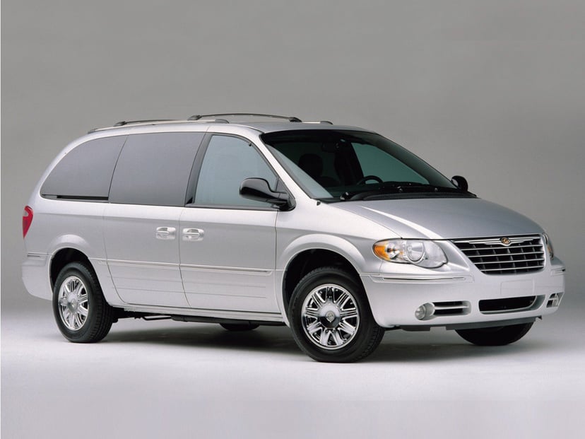 2006 Chrysler Town and Country - Image 1