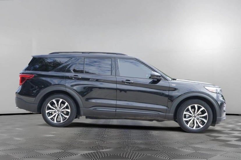 2022 Ford Explorer - Image 1