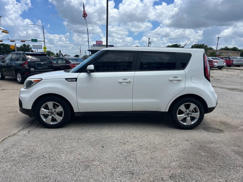2019 Hyundai Soul - Image 2