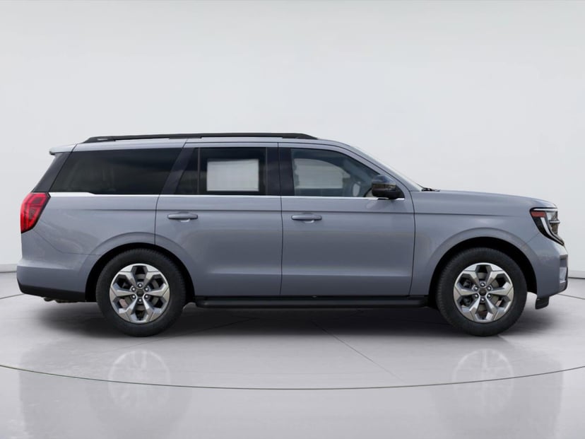 2027 Ford Expedition - Image 3