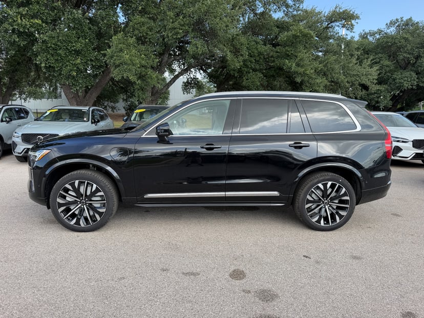2026 Volvo XC90 - Image 2