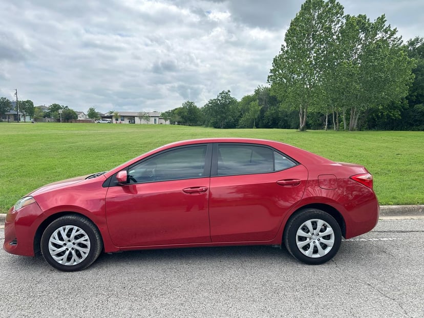 2017 Toyota Corolla - Image 2