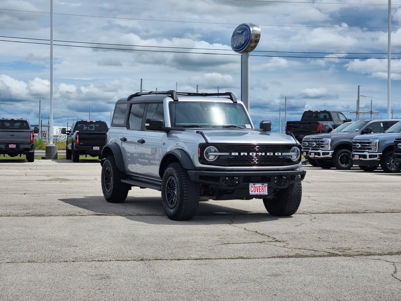 2022 Ford Bronco - Image 2