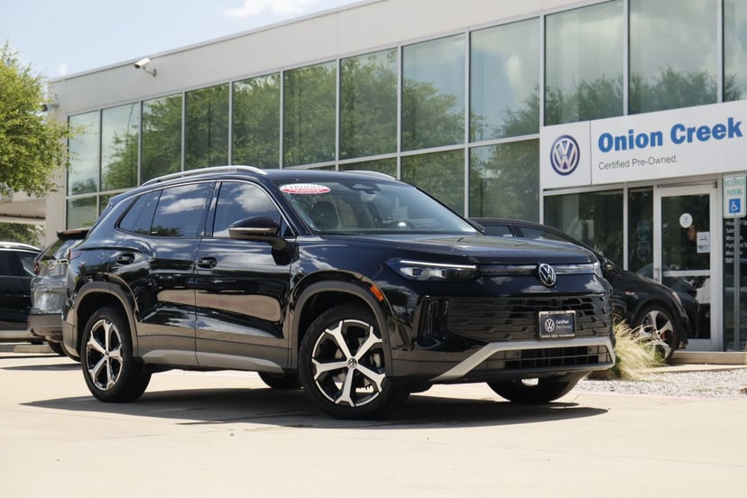 2025 Volkswagen Tiguan - Image 2