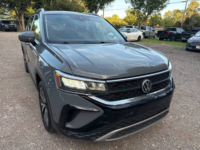 2022 Volkswagen Taos - Image 1