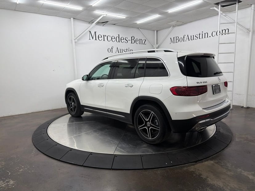 2026 Mercedes-Benz GLB-Class - Image 3