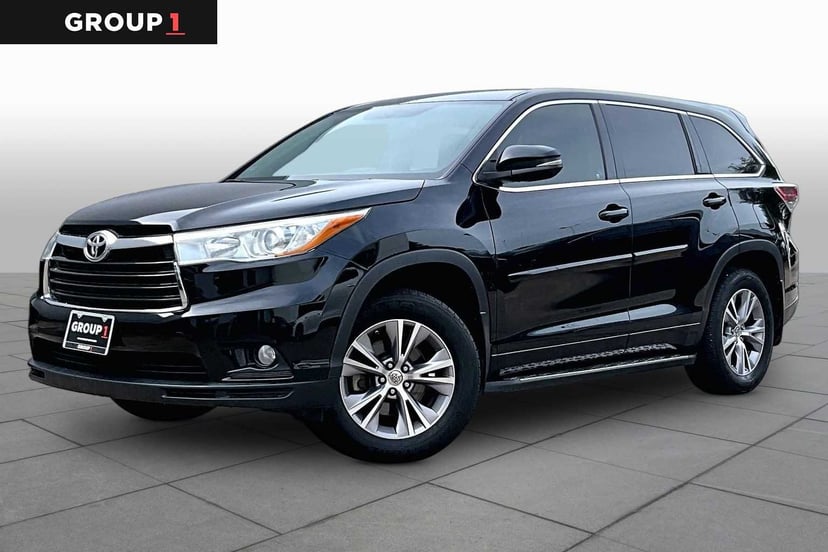 2015 Toyota Highlander - Image 1