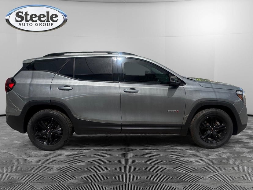 2024 GMC Terrain - Image 3