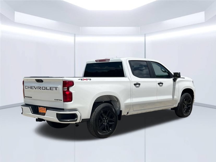 2026 Chevrolet Silverado 1500 - Image 3