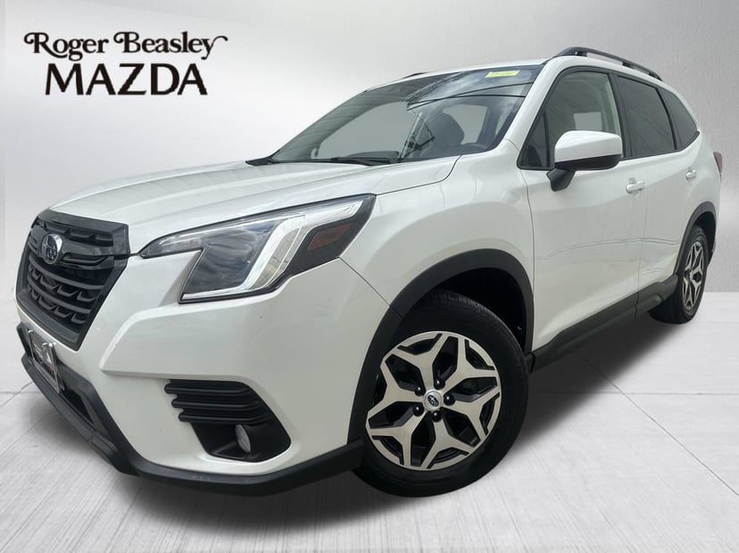 2023 Subaru Forester - Image 1